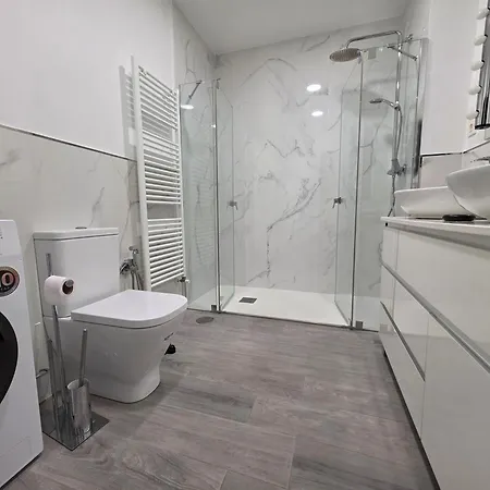 1a165 By R2r Moderno Y Coqueto Con Garaje